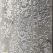 فرش ماشینی وینتیج فانتزی طرح گل برجسته زمینه طوسی کد 41