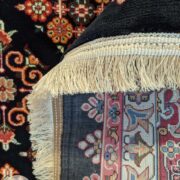 فرش ماشینی طرح سنتی زمینه سرمه ای کد 104