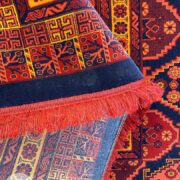 فرش ماشینی طرح سنتی و دستبافت زمینه سرمه ای کد 307s