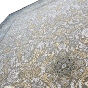 فرش کلاسیک 1200 شانه گل برجسته زمینه نقره ای طرح تخت طاووس